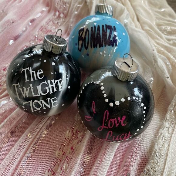 Vintage 1950’s T.V. Shows Christmas ornaments 6 to a set - Picture 5 of 10